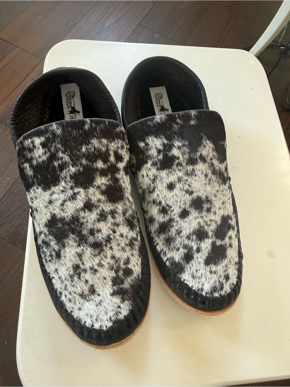 BRONCY DONKEY black and white cowhide moccasins